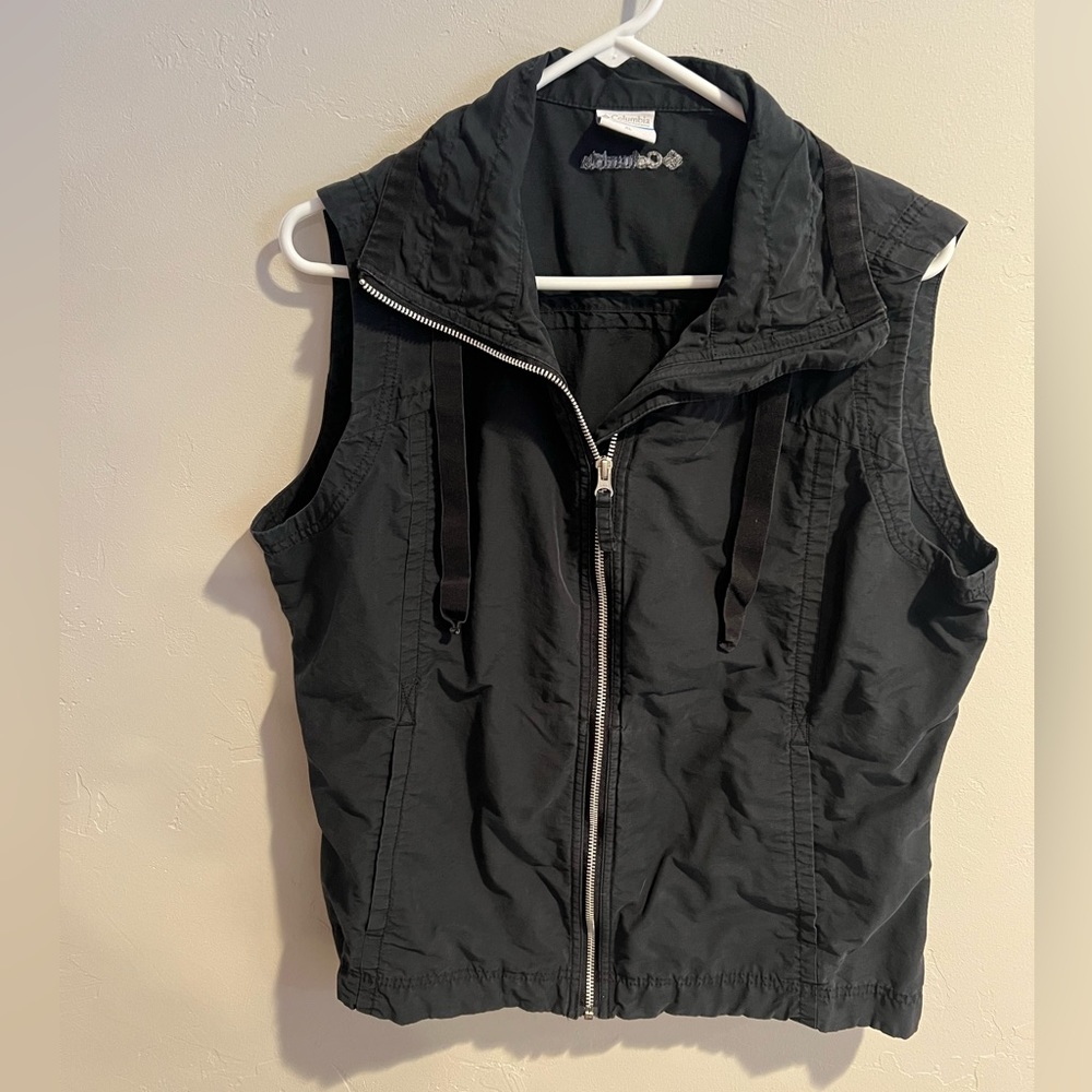 Women’s Black Columbia Vest Size XL